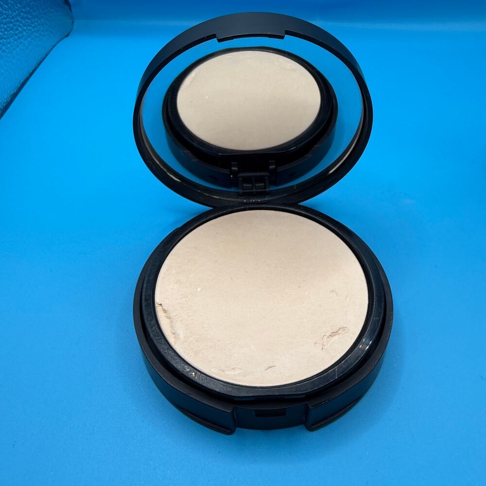 bareMinerals Setting Powder in Sheer Light - Picture 3 of 3